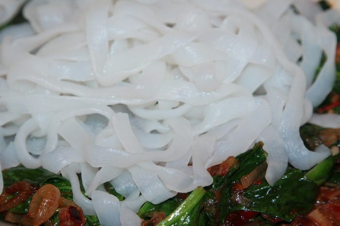 Лапша ширатаки со шпинатом