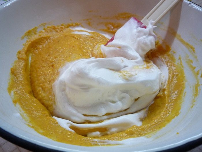 Тыквенный рулет с карамельным кремом