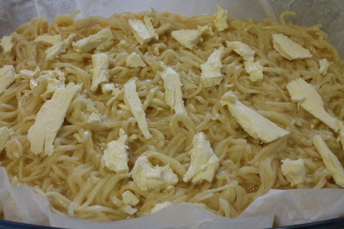 Бабка из домашней лапши (бабэ албэ)
