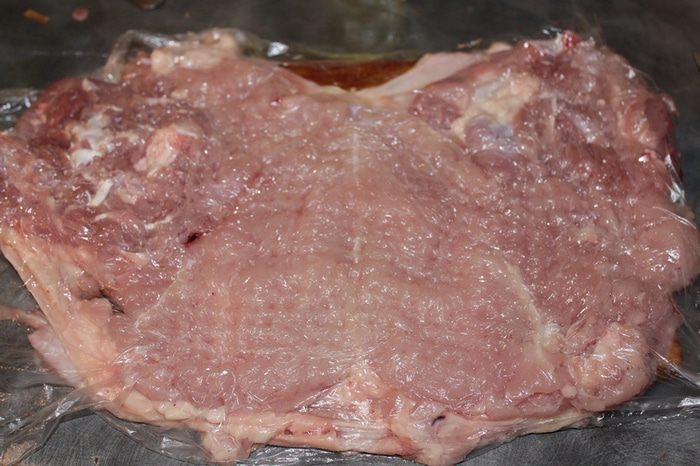 Рулет из курицы с аджикой