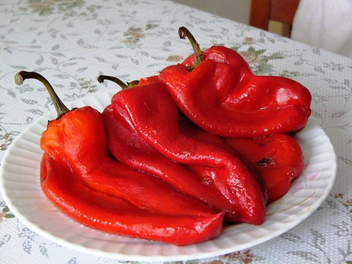 Салат из курицы с красным сладким перцем и морковью