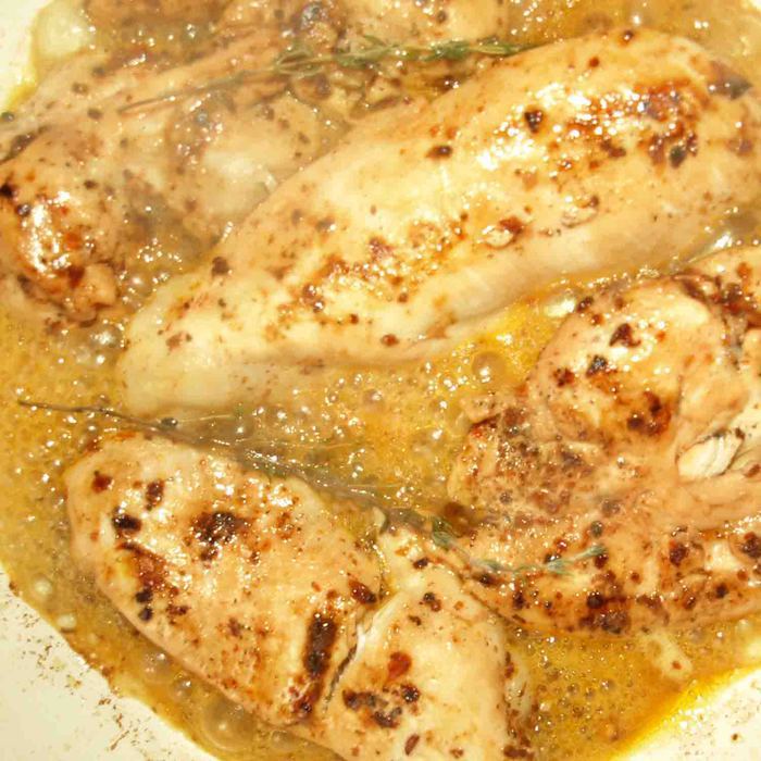 Теплый салат из пипе ригате с курицей и шпинатом