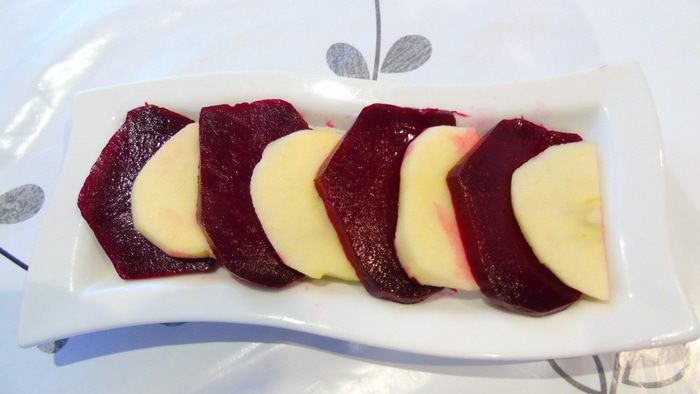 Салат &amp;quot;Свекла, яблоко, сыр&amp;quot;