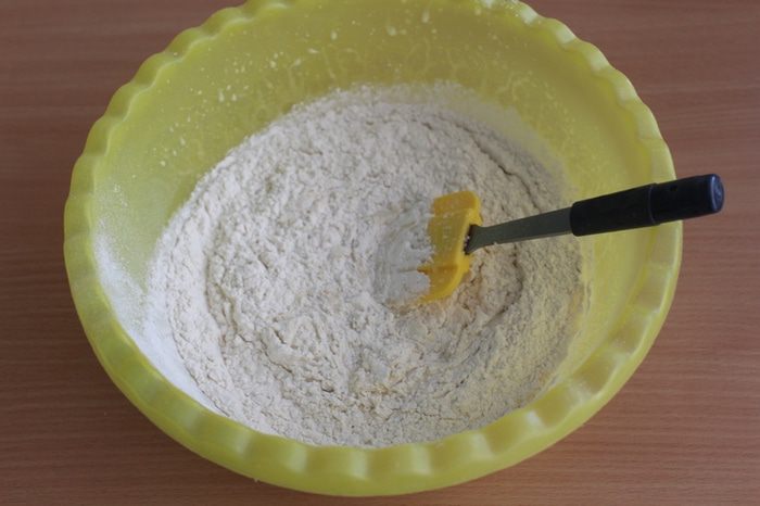 Пирог с белым шоколадом и брусникой