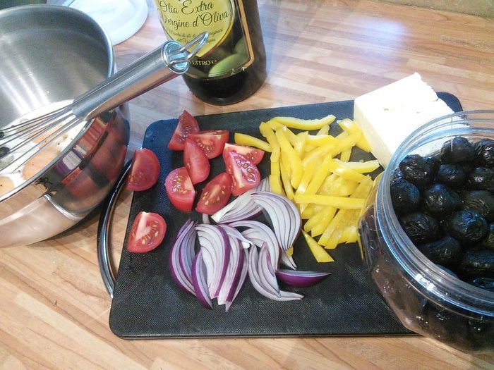 Омлет по мотивам греческого салата (Greek-Salad-Omelette) 