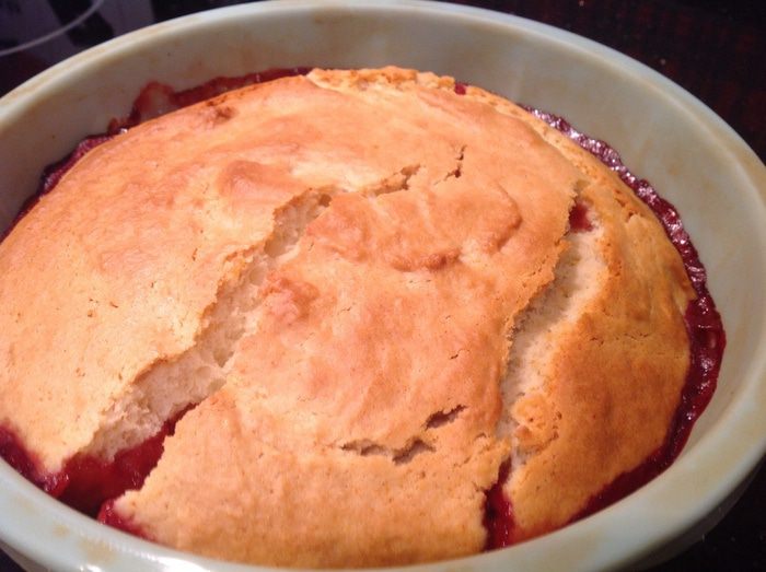 Медовый пирог с клубникой