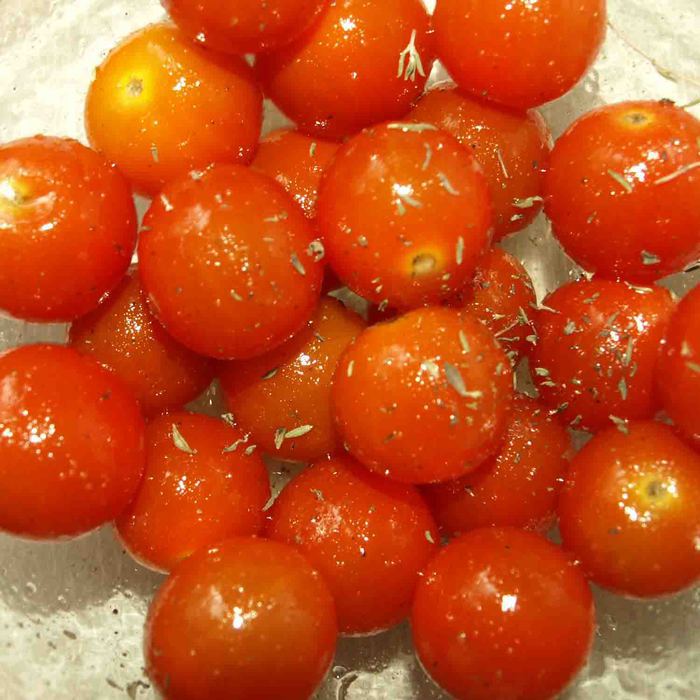 Теплый салат из пипе ригате с курицей и шпинатом