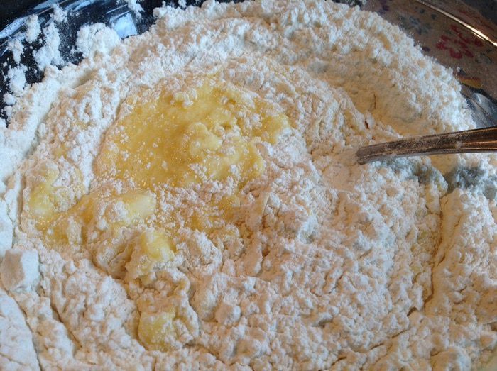 Пирог с творогом и грушами