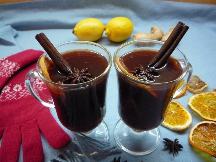 Безалкогольный глинтвейн с курагой и черносливом