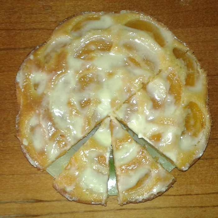 Пирог с персиками