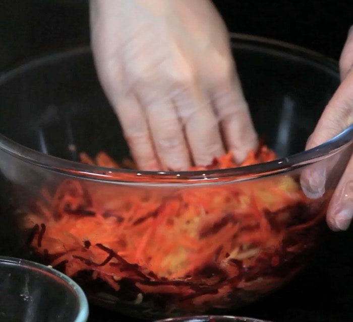Овощные чашечки с яйцом