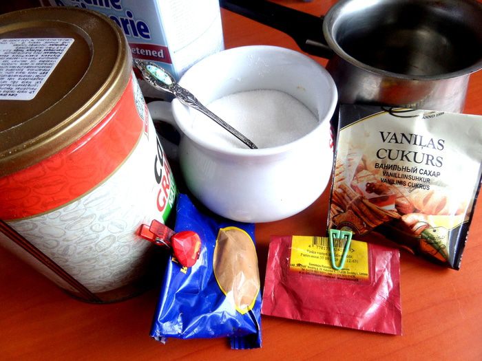 Карамельный кофе под сливочной шапочкой