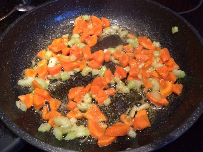Пирог с индейкой и клюквенным соусом