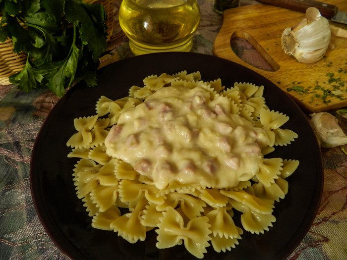 Сливочный соус с ветчиной