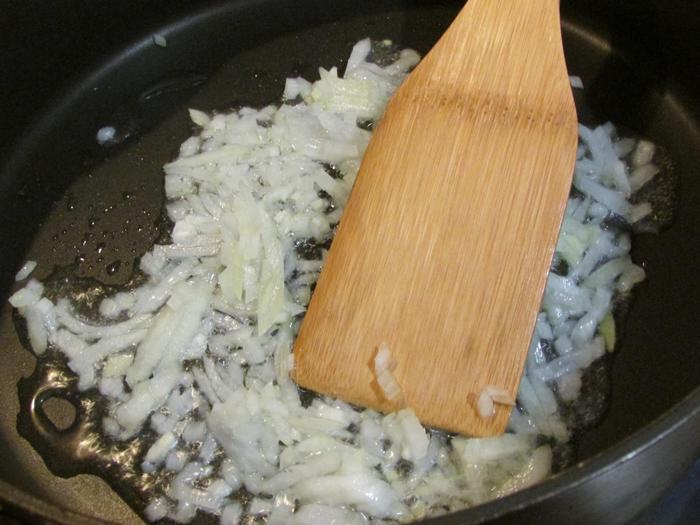 Хеннеброд (Хлеб с курицей)