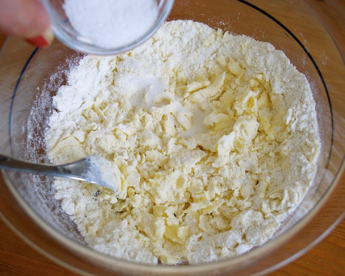 Холодный &amp;quot;красный&amp;quot; супчик с ароматной крошкой