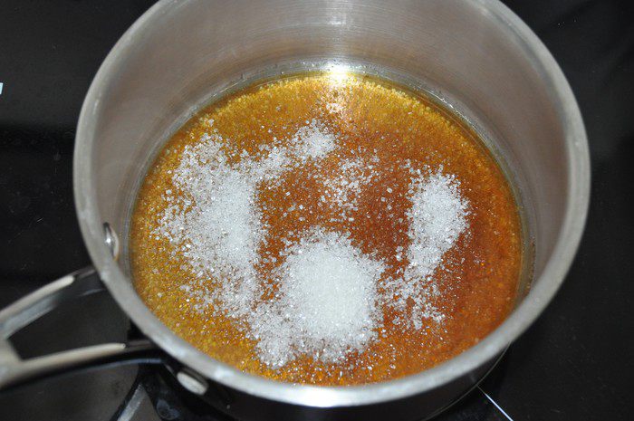 Пирог из теста фило с грушей, облепихой и карамельными яблочками