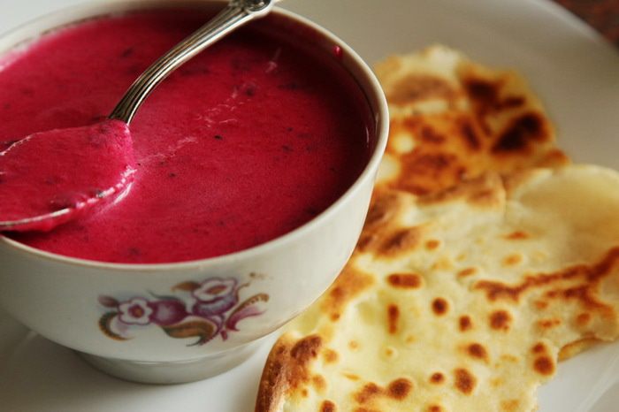 Суп-пюре из свеклы с яблоками и крем-сыром