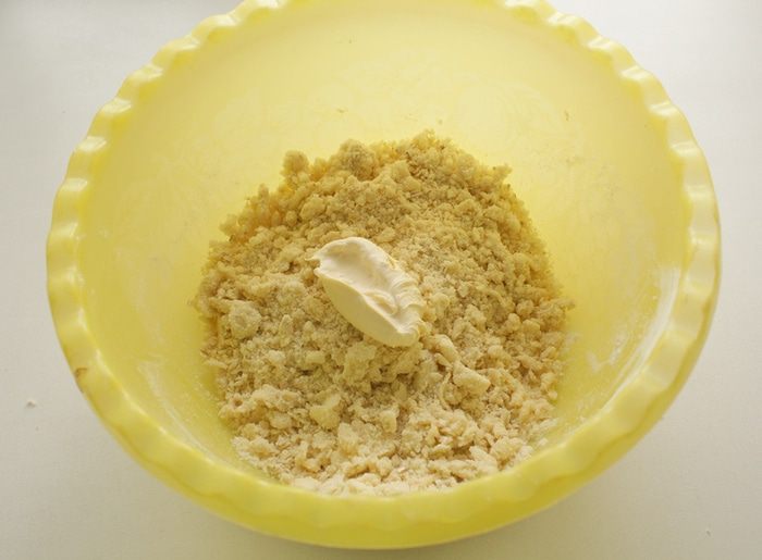 Тарт с рикоттой и брусникой