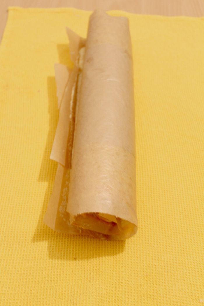 Рулет с брусничным курдом