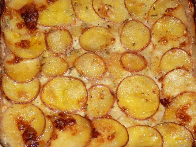 Овощная запеканка с ветчиной и розмарином