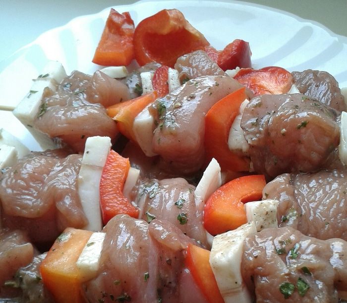 Филе индейки на шпажках