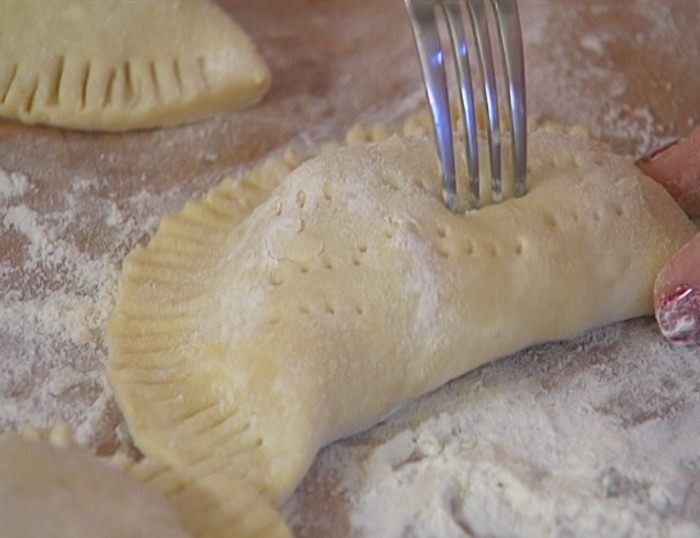 Пирожки с красной рыбой и рисом 