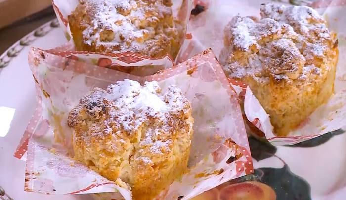 Марципановые маффины с курагой 