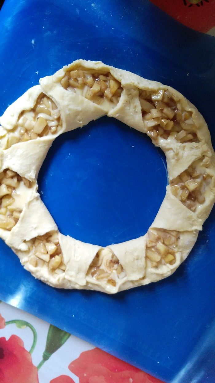 Яблочное кольцо со сливочным сыром