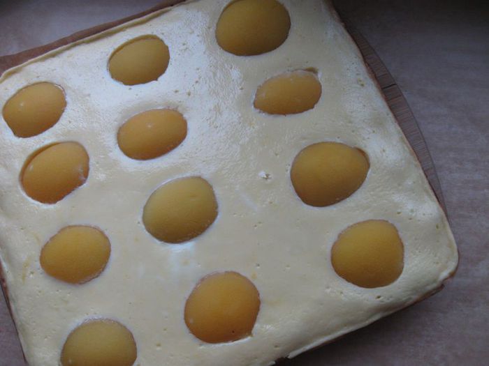  Пирог с творогом и персиками
