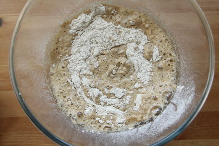 Анисовый хлеб на темном пиве