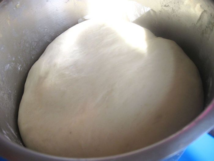   Бриошь с кусочками шоколада и кремом Патисьер