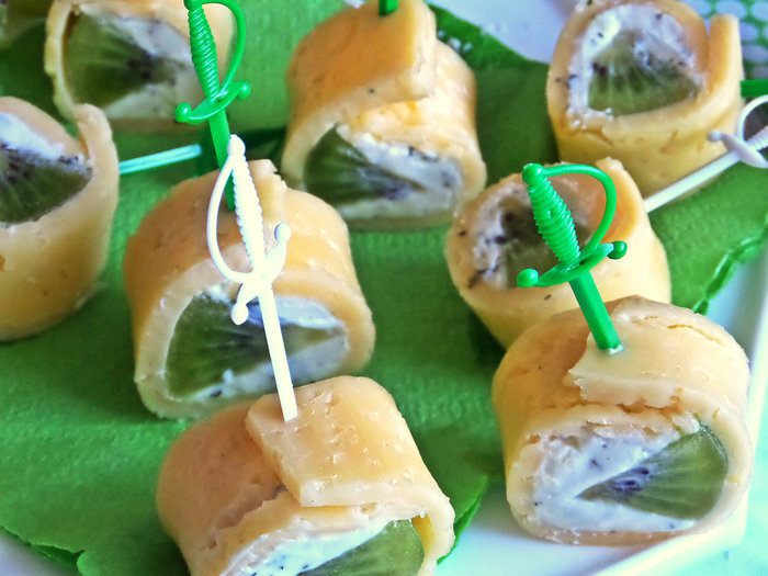 Сырные рулетики с киви
