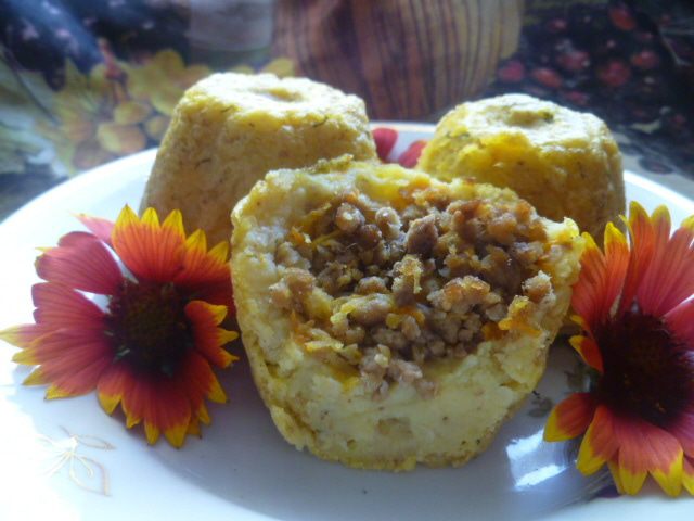 Картофельные кексы с мясом