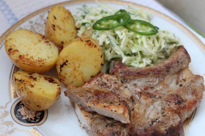 Свиная корейка на чесночной подушке