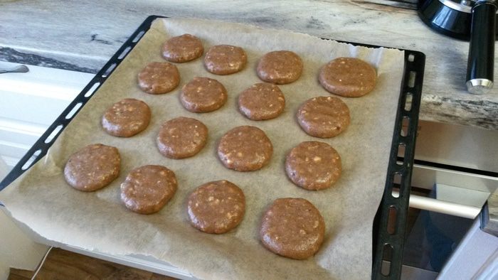 Пряники с орешками на цельнозерновой муке
