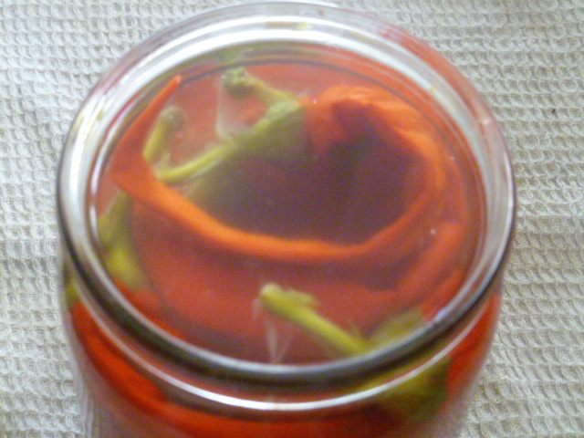Маринованный горький перец