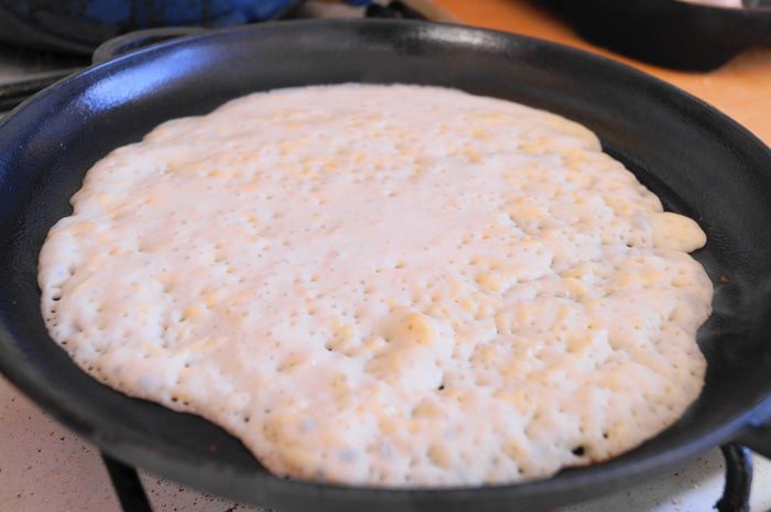 Дрожжевые блинчики с сыром