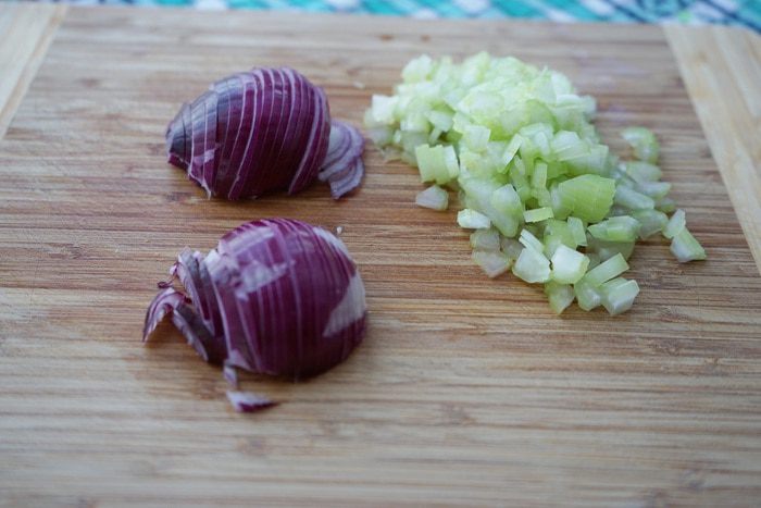 Салат из курицы с сельдереем, апельсином и виноградом