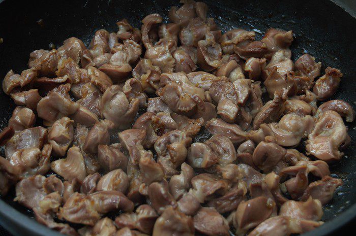 Карамелизованные куриные желудки