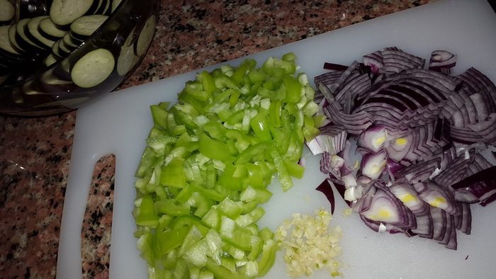 Постная запеканка с баклажанами а-ля лазанья