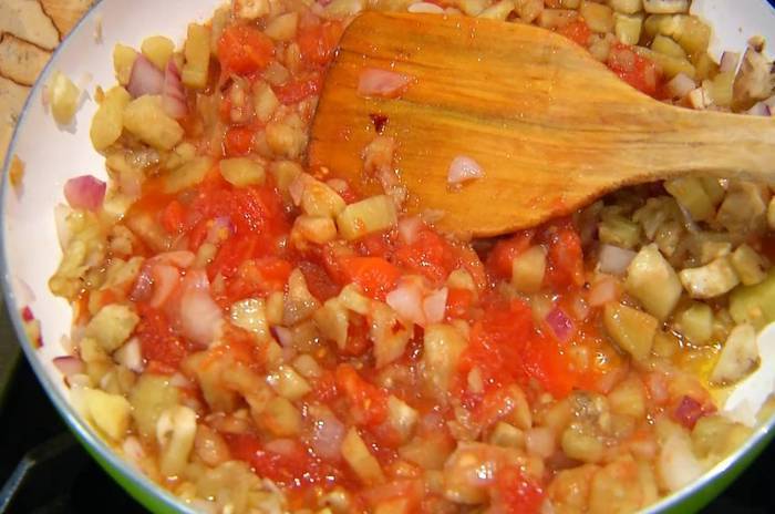 Фаршированные баклажаны с пармезаном и козьим сыром