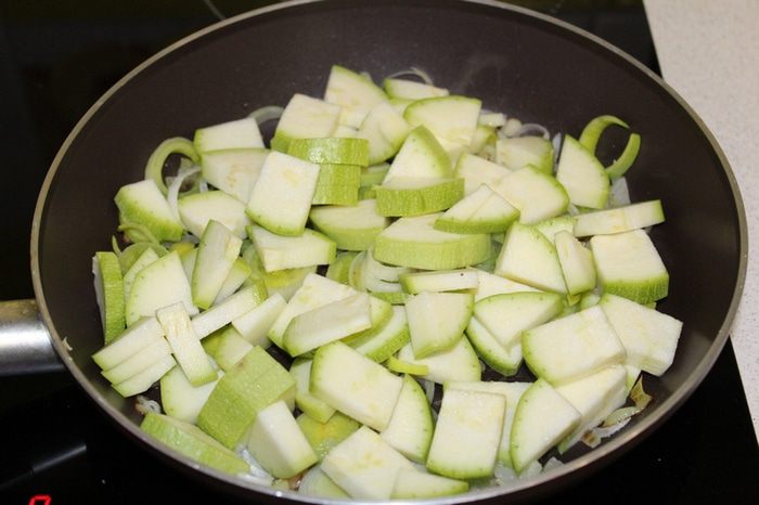 Салат с перловой крупой и кабачком