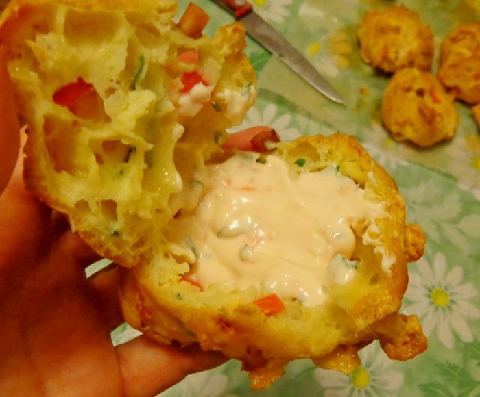 Заварные булочки с ветчиной, сыром и болгарским перцем