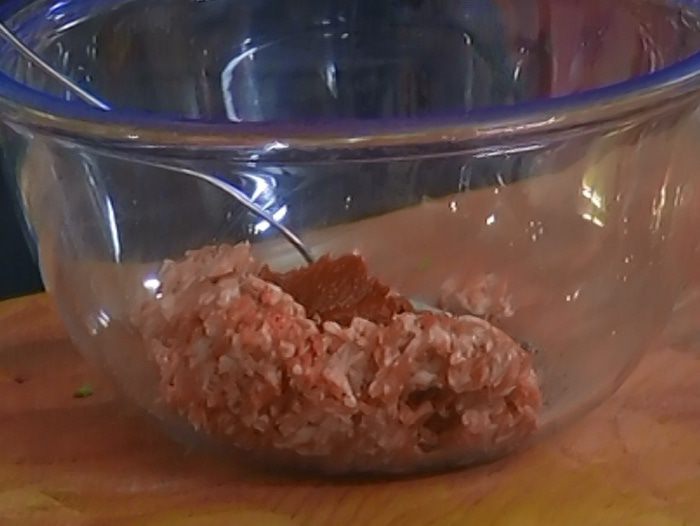 Гамбургеры с горгонзолой и спаржей 