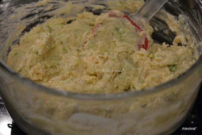 Квадратики с голубикой и цукини