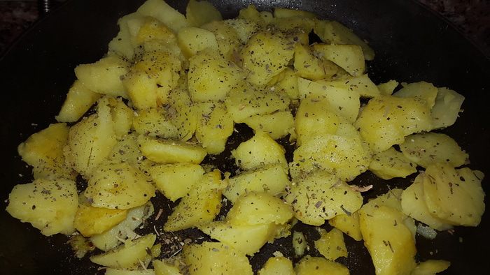 Картофель со шпинатом