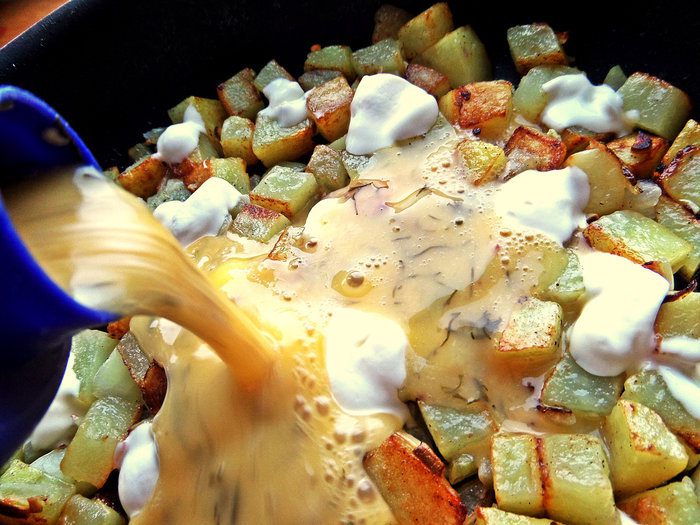 Испанский картофельный омлет с рыбкой