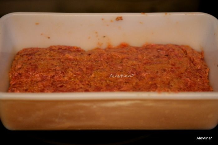 Мясной хлеб с кукурузным слоем