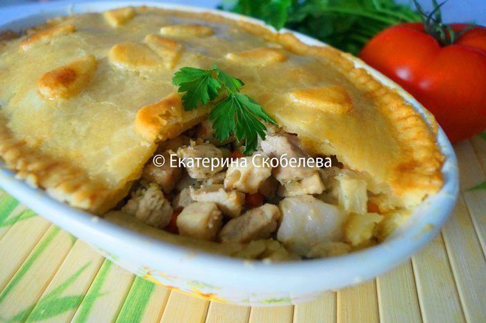 Пирог из заварного теста с ароматнейшей мясной начинкой